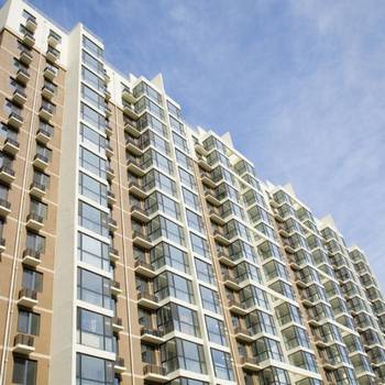 Управляющие компании обяжут уведомлять органы жилнадзора о начале управления домами