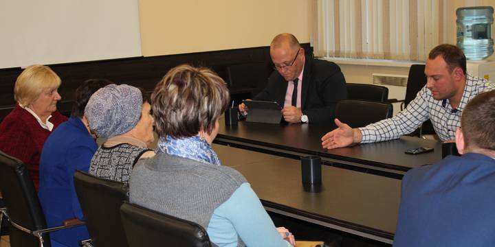 В фонде состоялась встреча с жителями дома, где идёт капитальный ремонт кровли