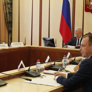 На видеоселекторном совещании с Александром Уссом озвучены промежуточные итоги по выполнению планов