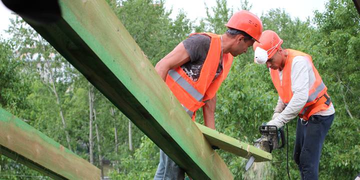 В настоящее время в Красноярске проходят работы по капитальному ремонту на 65 кровлях