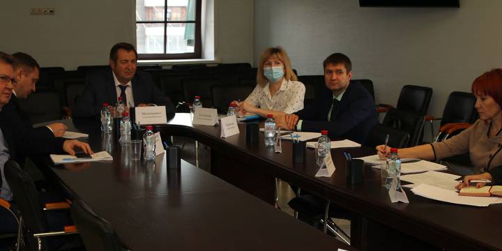 На очередном заседании Попечительского совета обсудили промежуточные итоги работы фонда