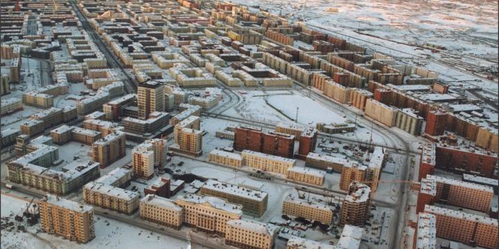 Более 200 жилых домов Норильска оборудованы новыми лифтами