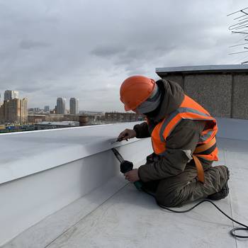 Больше 1 тыс рабочих занимаются строительно-монтажными работами в многоквартирных домах Красноярского края.