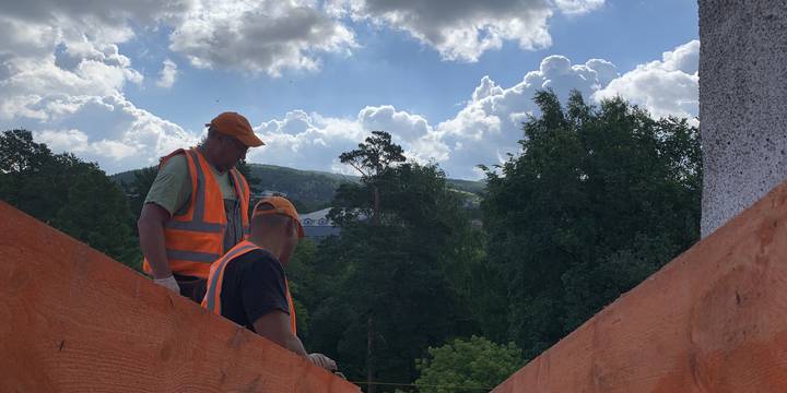 Обговорить все нюансы, наметить оперативный план действий, обменяться контактами и только после этого приступить к ремонту