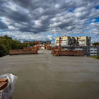 Ход капитального ремонта кровли в Ачинске: уникальный случай досрочного старта
