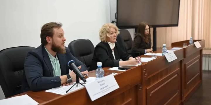 В Минусинске прошло выездное совещание по капремонту